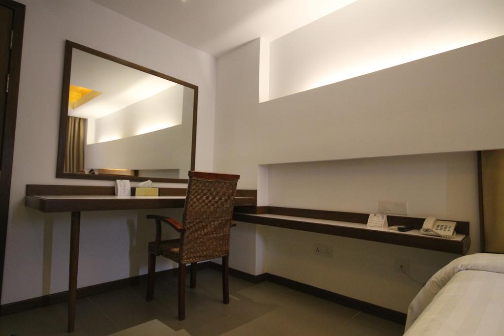The Rgn City Lodge Yangon Extérieur photo