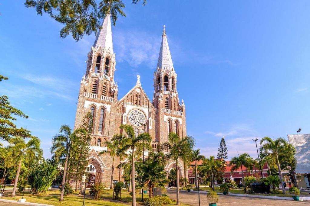 The Rgn City Lodge Yangon Extérieur photo