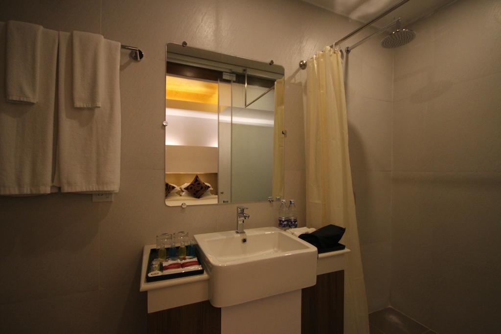The Rgn City Lodge Yangon Extérieur photo