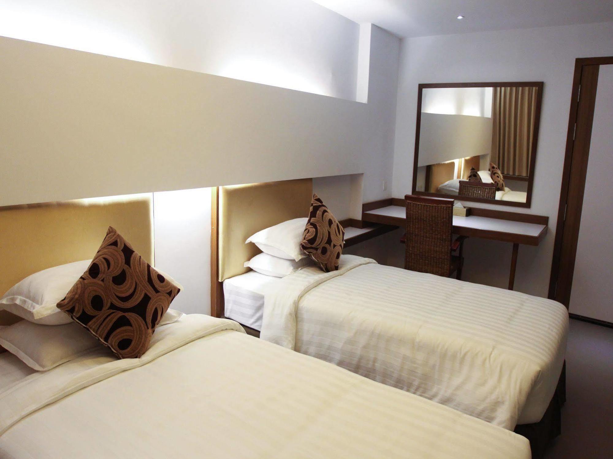 The Rgn City Lodge Yangon Extérieur photo