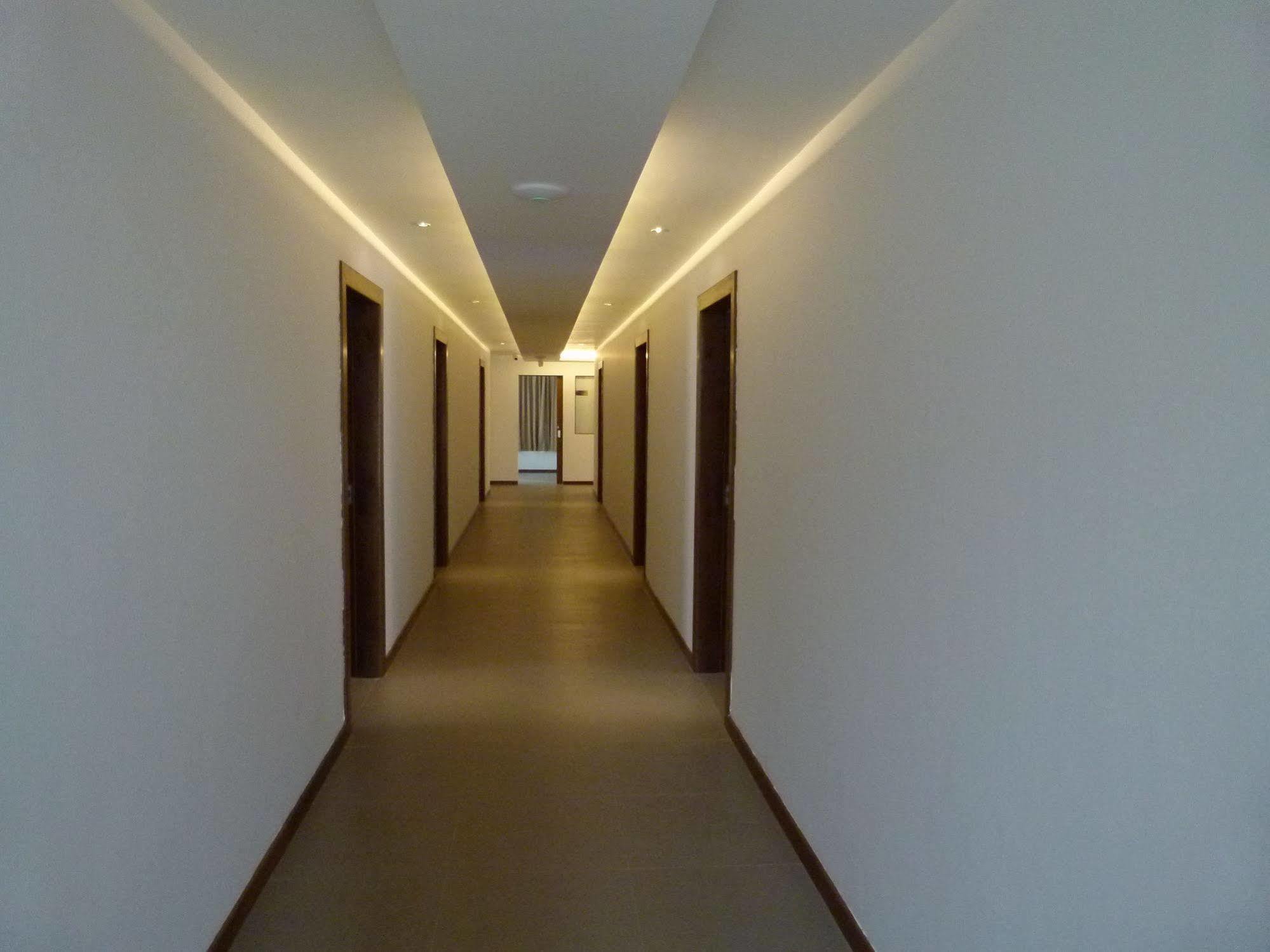 The Rgn City Lodge Yangon Extérieur photo