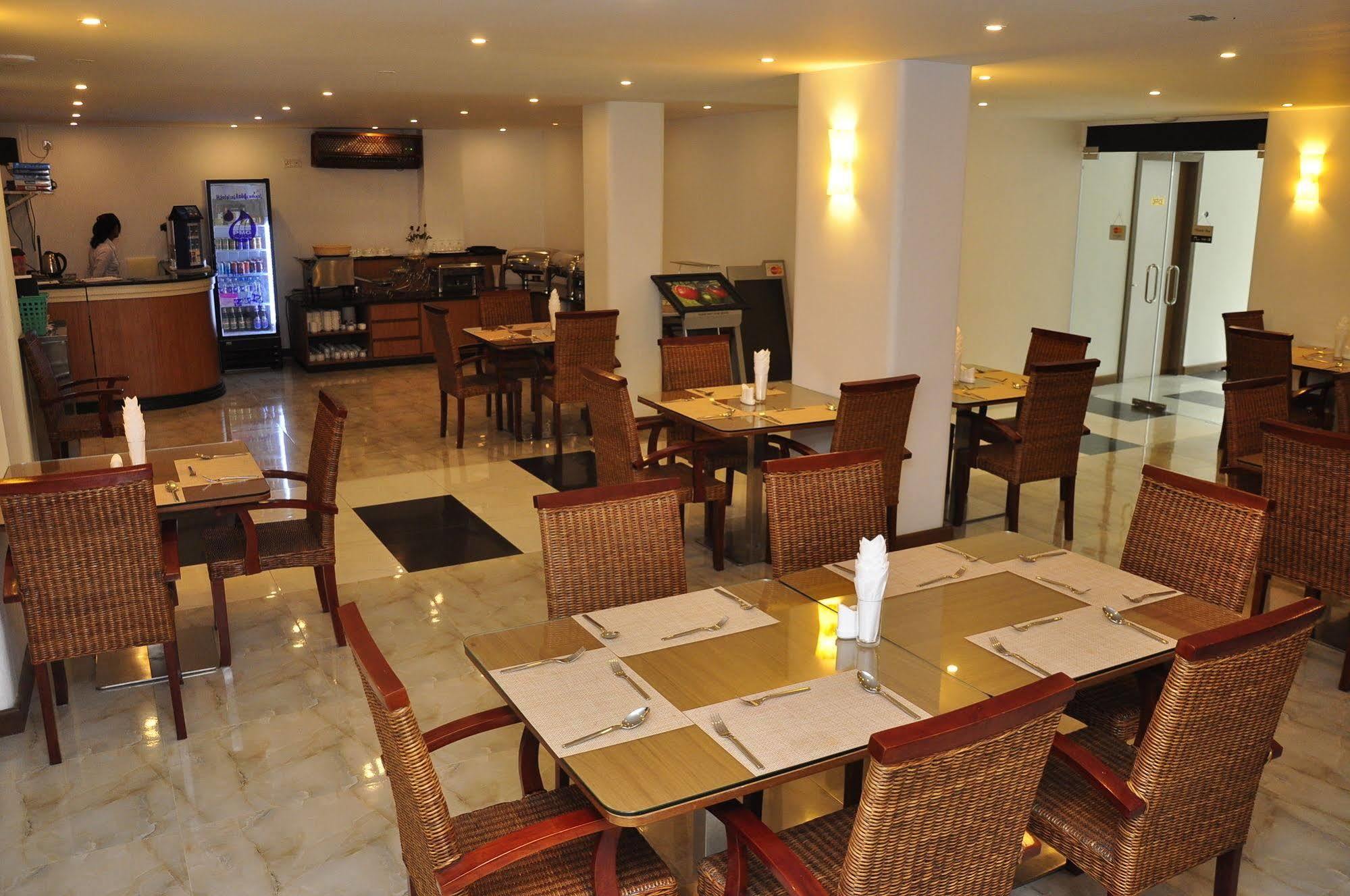 The Rgn City Lodge Yangon Extérieur photo